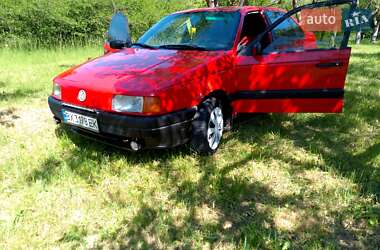 Седан Volkswagen Passat 1990 в  фото 6 Седан Volkswagen Passat 1990 в