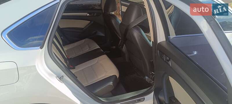 Седан Volkswagen Passat 2014 в Кривом Роге