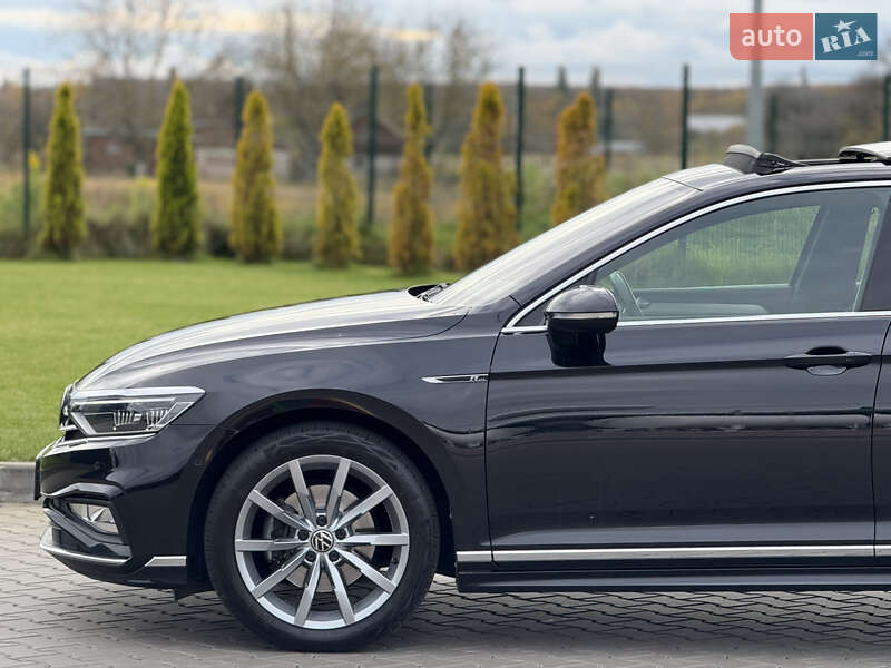 Седан Volkswagen Passat 2022 в Луцьку