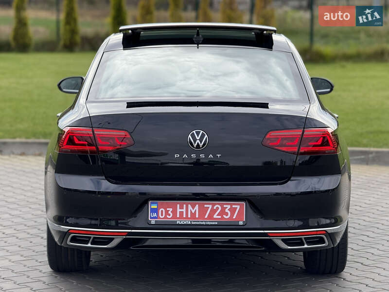 Седан Volkswagen Passat 2022 в Луцьку