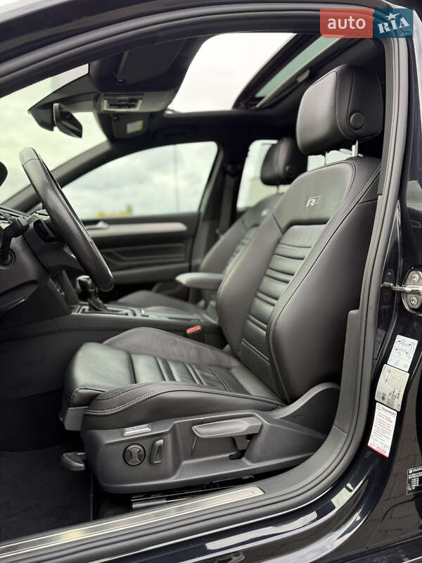 Седан Volkswagen Passat 2022 в Луцьку