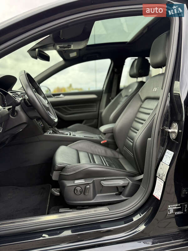 Седан Volkswagen Passat 2022 в Луцьку