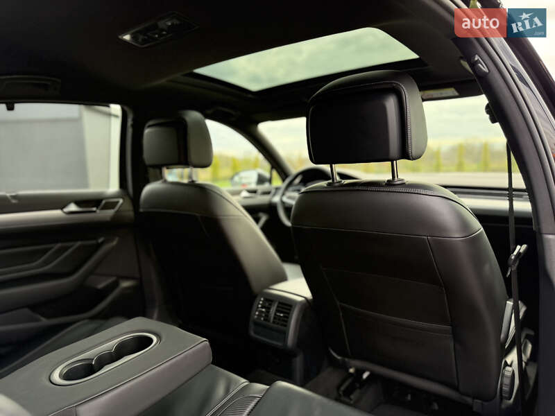 Седан Volkswagen Passat 2022 в Луцьку