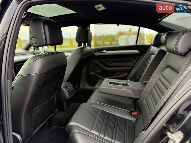 Седан Volkswagen Passat 2022 в Луцьку