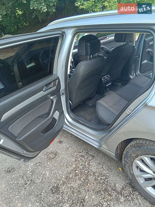 Универсал Volkswagen Passat 2018 в Львове