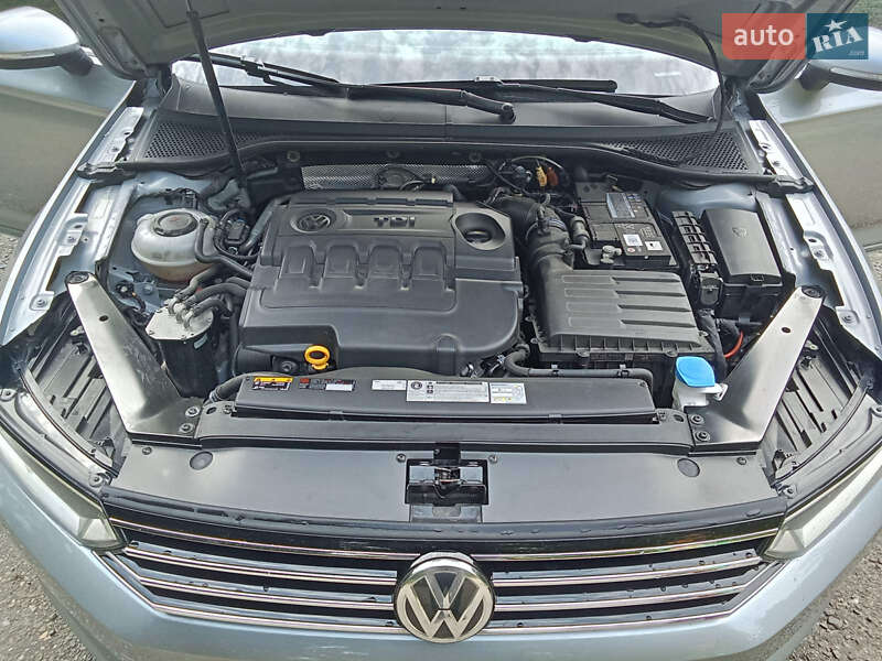 Универсал Volkswagen Passat 2018 в Львове