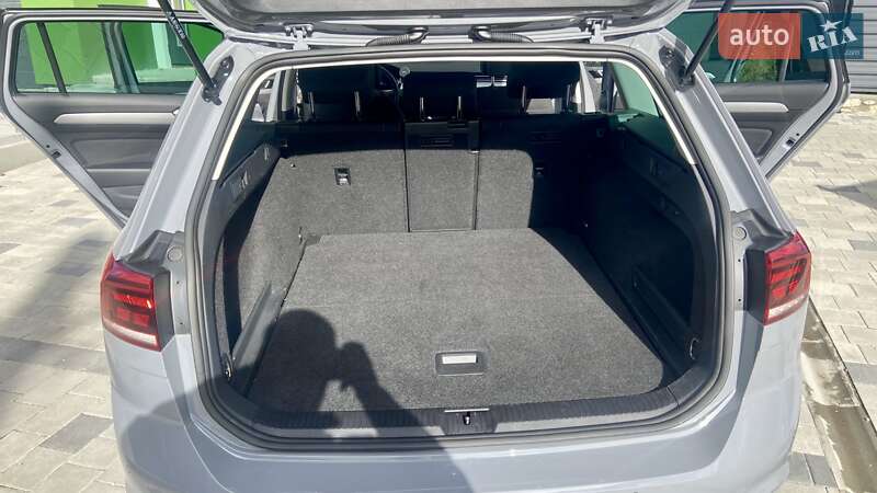 Універсал Volkswagen Passat 2022 в Тернополі