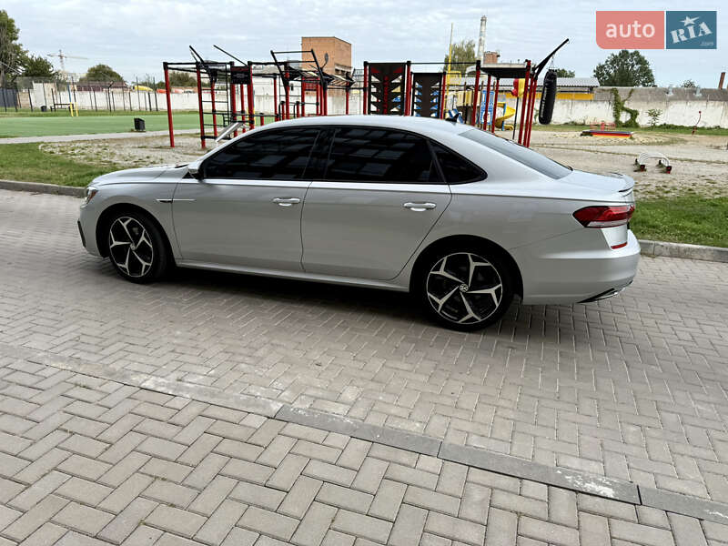 Седан Volkswagen Passat 2020 в Житомирі