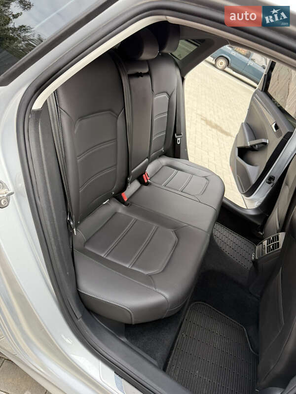 Седан Volkswagen Passat 2020 в Житомирі