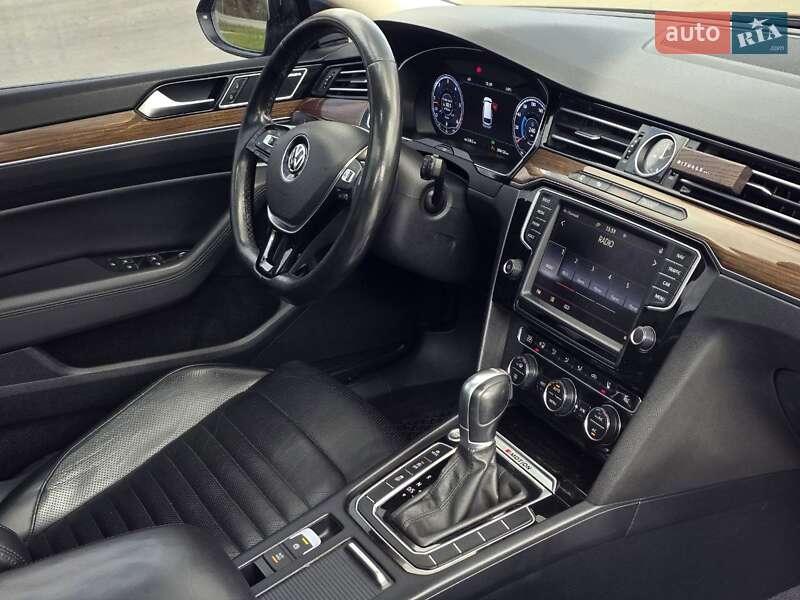 Універсал Volkswagen Passat 2015 в Тернополі