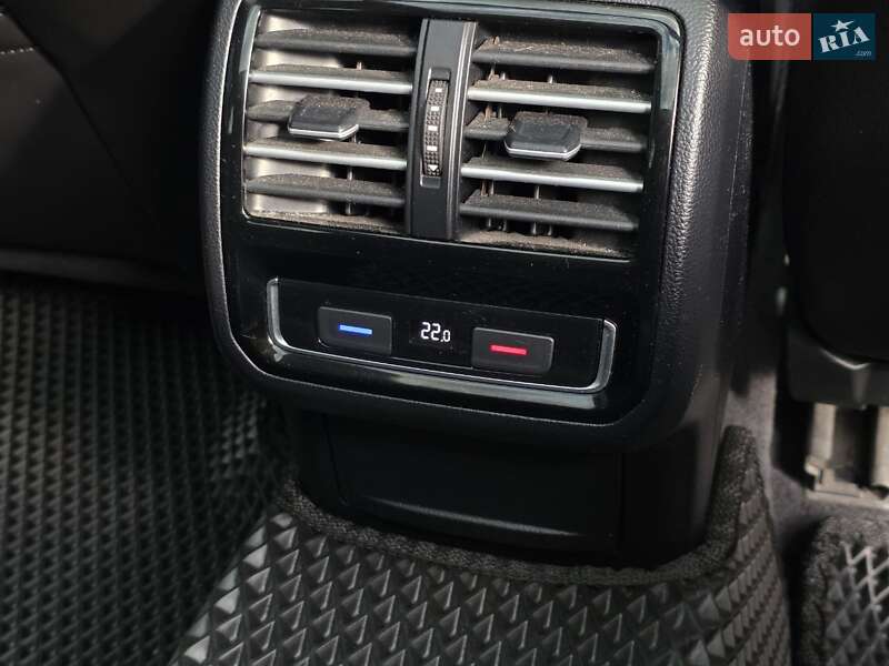 Універсал Volkswagen Passat 2015 в Тернополі