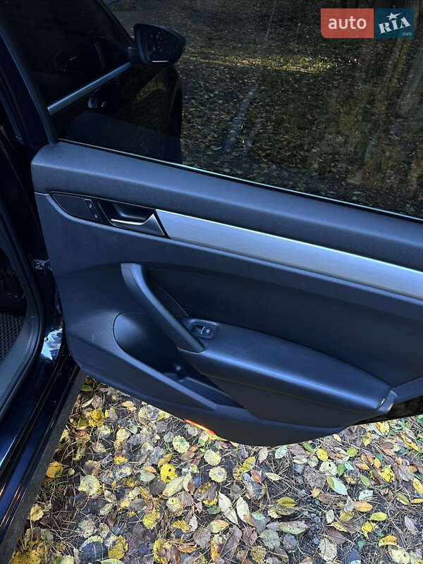 Седан Volkswagen Passat 2012 в Броварах