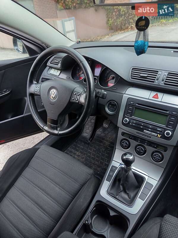 Универсал Volkswagen Passat 2005 в Харькове