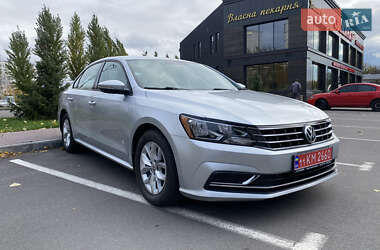 Седан Volkswagen Passat 2018 в Кременчуці