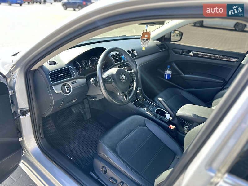 Седан Volkswagen Passat 2013 в Софиевской Борщаговке
