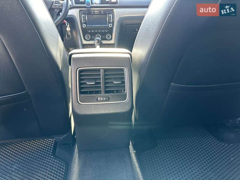 Седан Volkswagen Passat 2013 в Софиевской Борщаговке