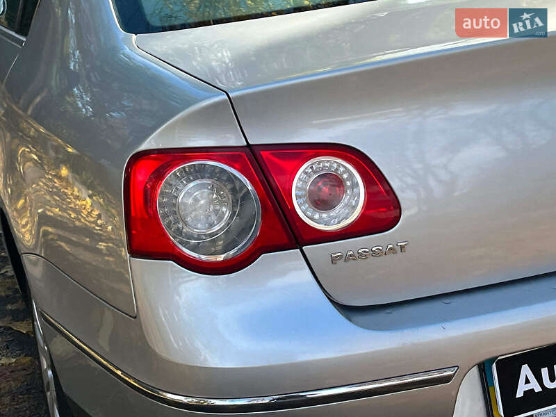 Седан Volkswagen Passat 2008 в Киеве