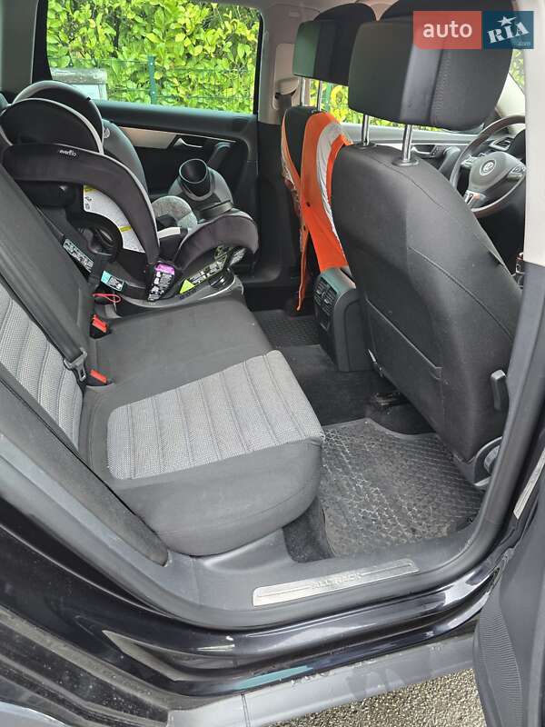 Універсал Volkswagen Passat 2014 в Запоріжжі