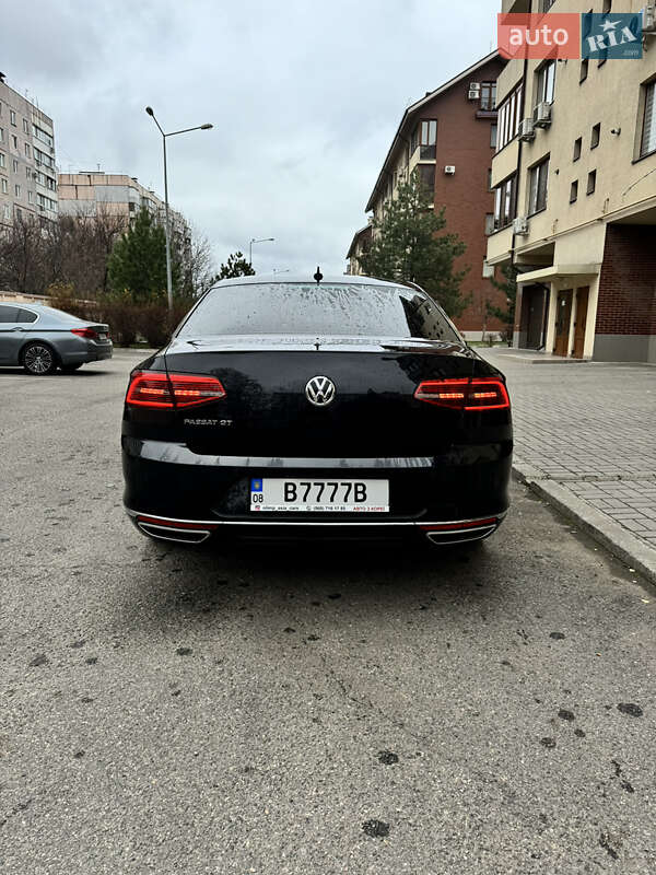 Седан Volkswagen Passat 2018 в Запорожье