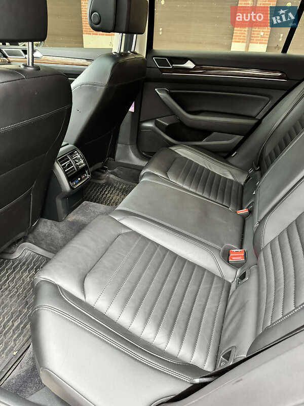 Седан Volkswagen Passat 2018 в Запорожье