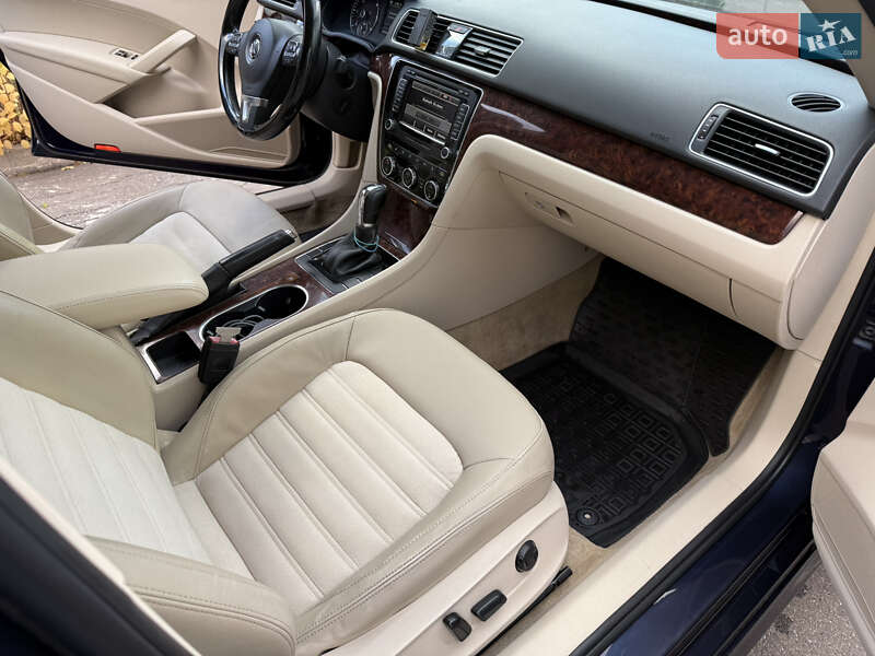 Седан Volkswagen Passat 2012 в Кривом Роге