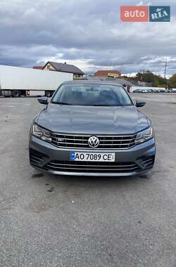 Седан Volkswagen Passat 2017 в Ужгороде Седан Volkswagen Passat 2017 в Ужгороде