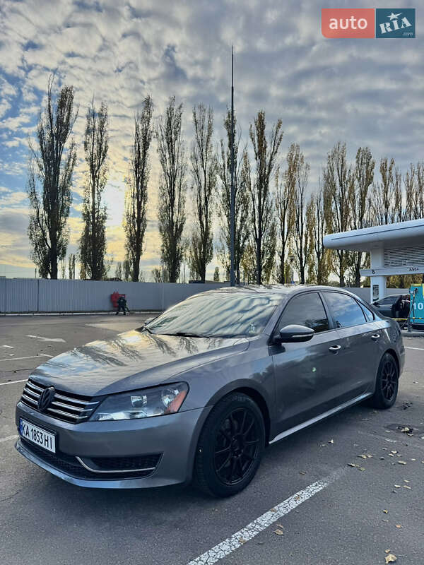Седан Volkswagen Passat 2011 в Києві