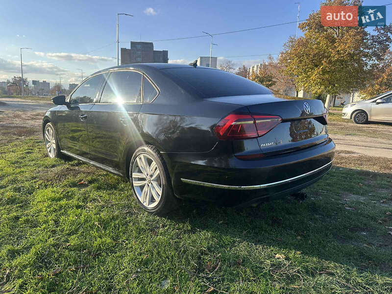 Седан Volkswagen Passat 2018 в Киеве