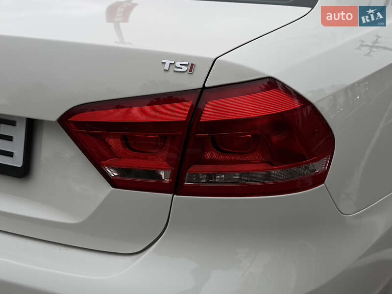 Седан Volkswagen Passat 2015 в Одессе