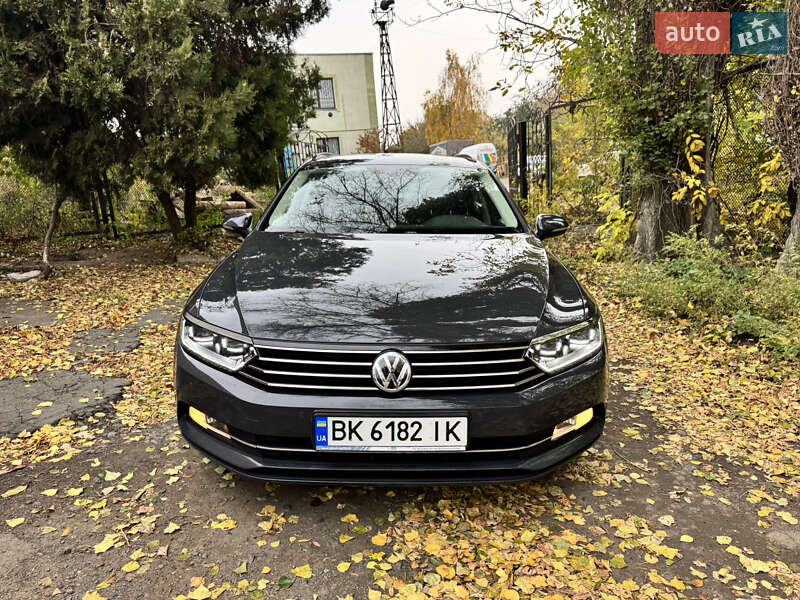 Универсал Volkswagen Passat 2015 в Ровно
