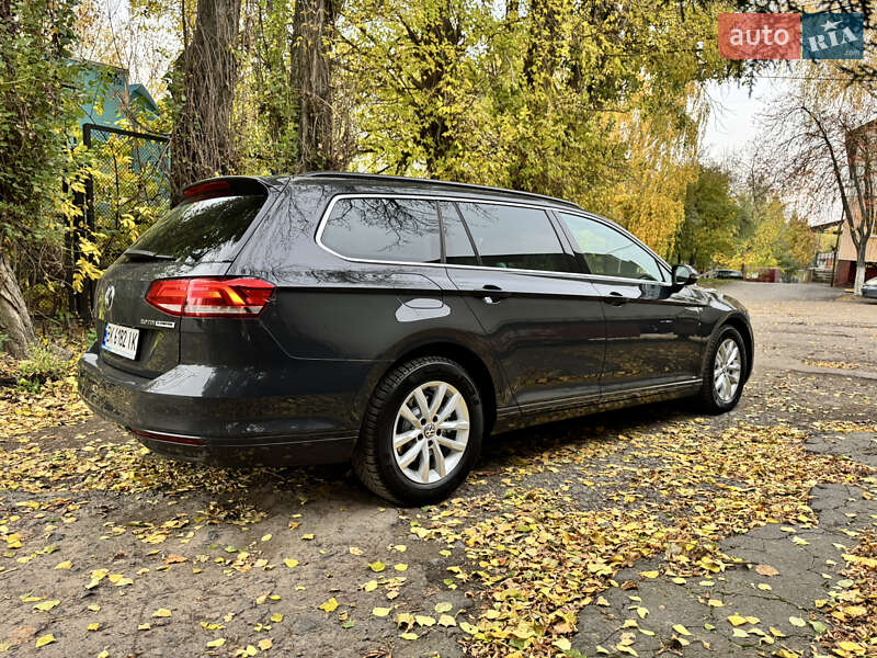 Универсал Volkswagen Passat 2015 в Ровно