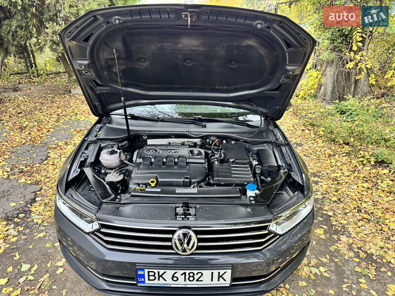 Универсал Volkswagen Passat 2015 в Ровно