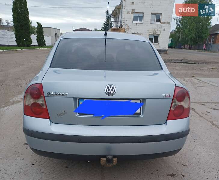 Седан Volkswagen Passat 2003 в Ахтырке