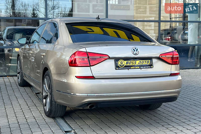 Седан Volkswagen Passat 2015 в Ивано-Франковске