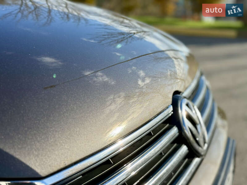 Седан Volkswagen Passat 2011 в Киеве