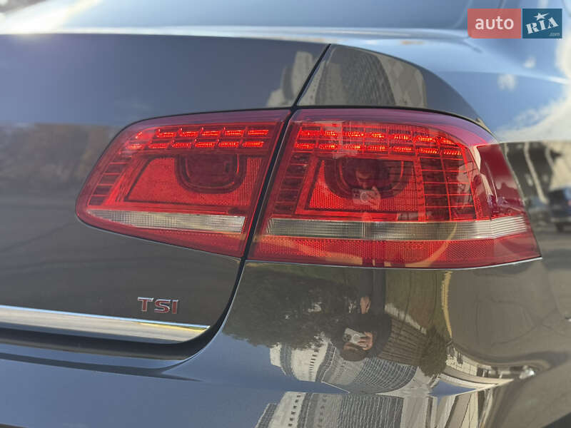 Седан Volkswagen Passat 2011 в Киеве