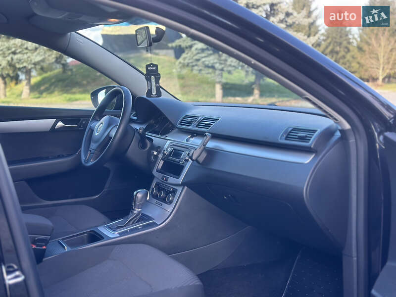 Седан Volkswagen Passat 2013 в Дубні