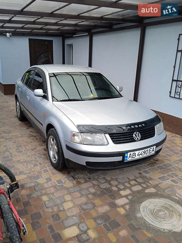 Седан Volkswagen Passat 1997 в  фото Седан Volkswagen Passat 1997 в