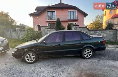 Седан Volkswagen Passat 1994 в Львові