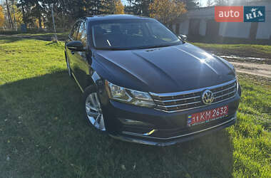 Седан Volkswagen Passat 2018 в Житомире