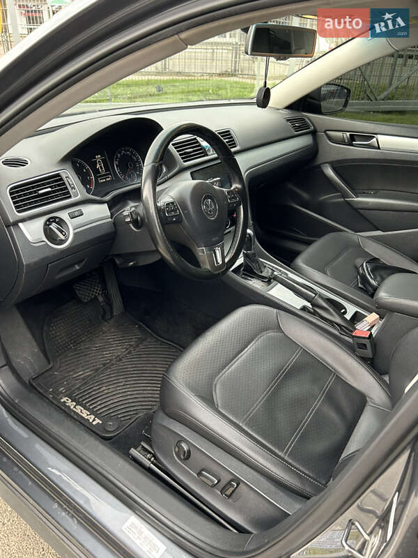Седан Volkswagen Passat 2013 в Одессе