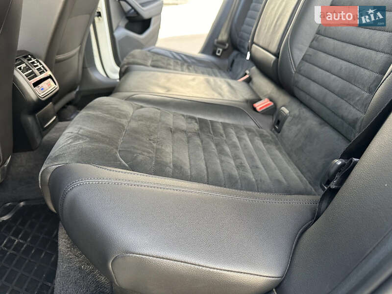 Седан Volkswagen Passat 2016 в Одессе