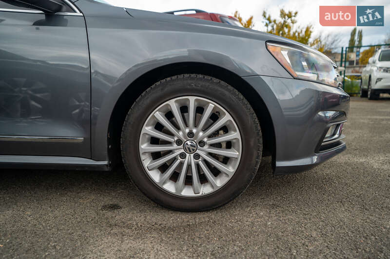 Седан Volkswagen Passat 2016 в Києві