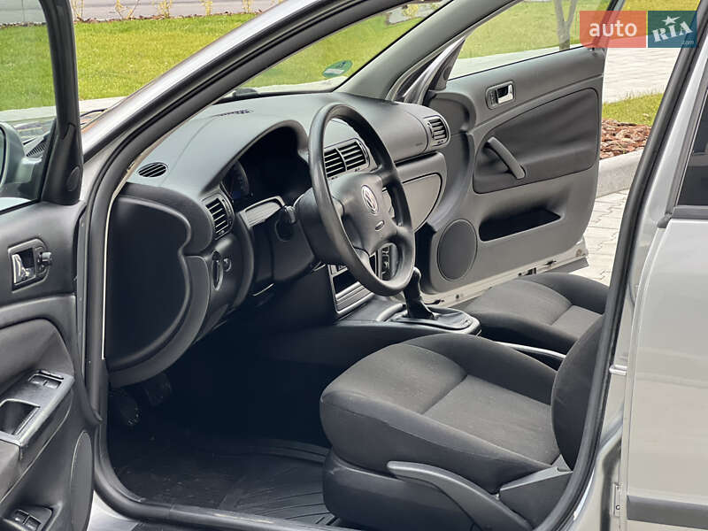 Седан Volkswagen Passat 2001 в Тернополе