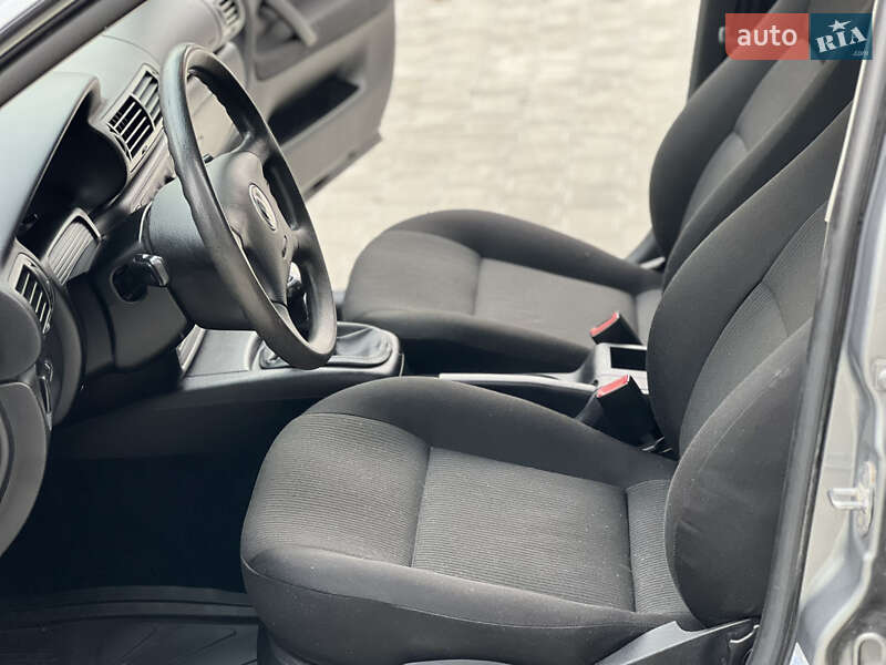 Седан Volkswagen Passat 2001 в Тернополе