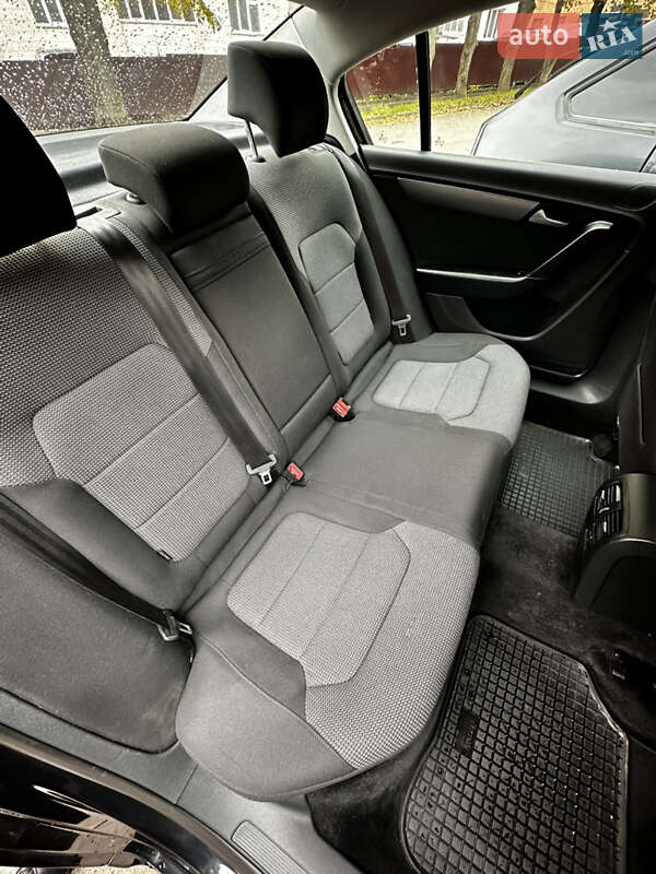 Седан Volkswagen Passat 2014 в Хмельницком
