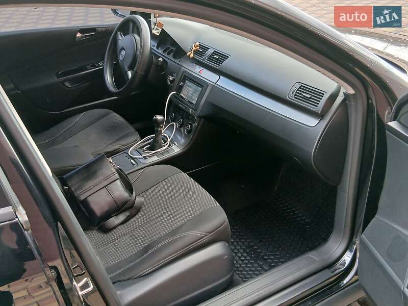 Седан Volkswagen Passat 2008 в Гайсине