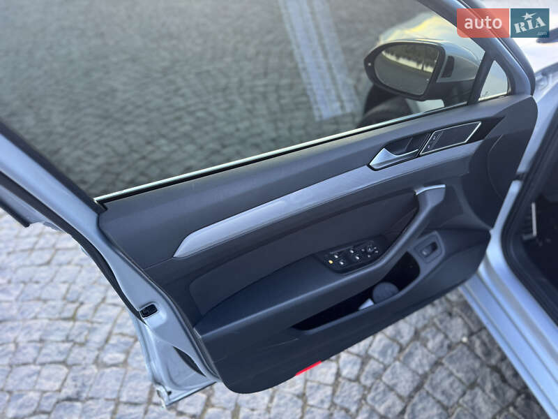 Універсал Volkswagen Passat 2021 в Києві