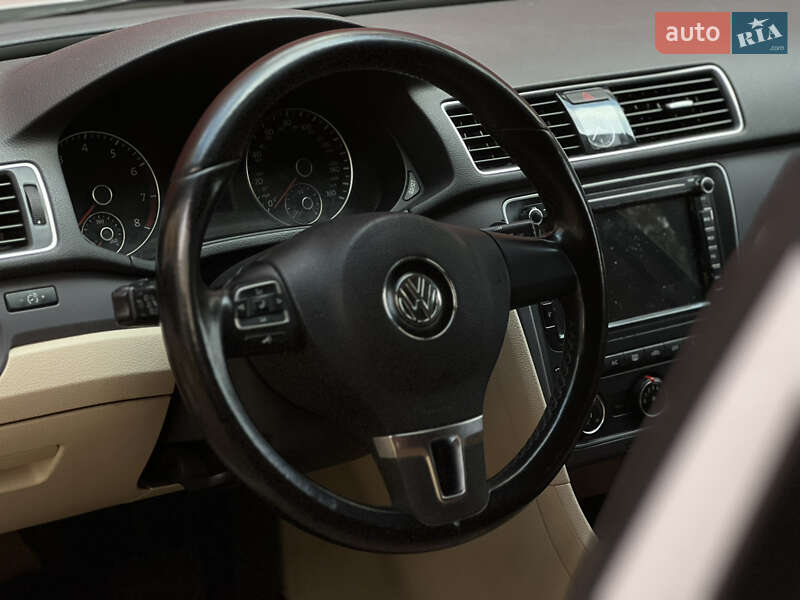Седан Volkswagen Passat 2015 в Кропивницькому