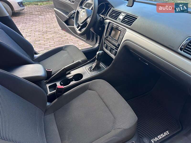 Седан Volkswagen Passat 2016 в Киеве